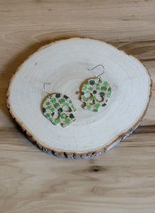 Grunge clover skulls