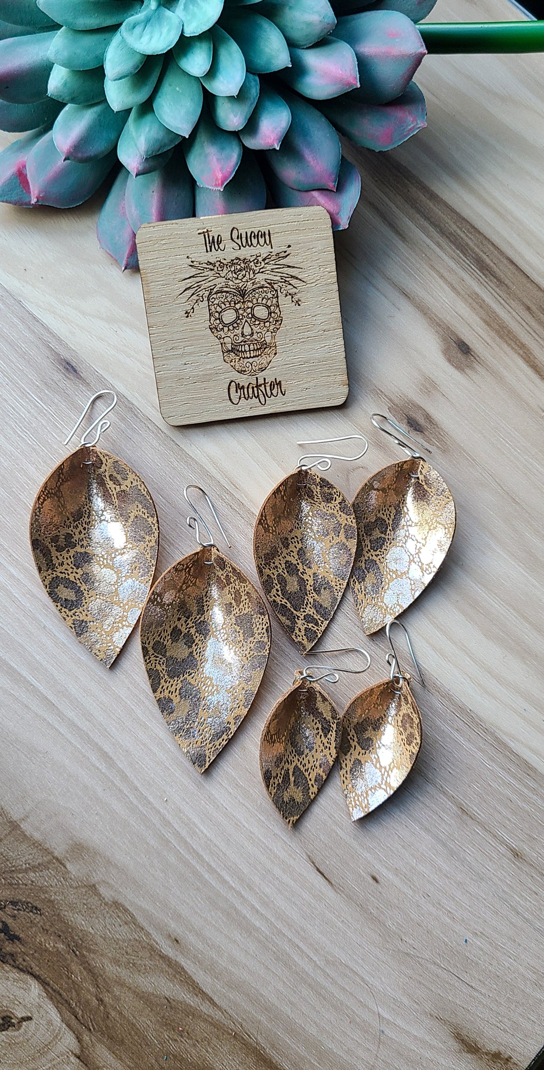 Neutral leopard pinched petals