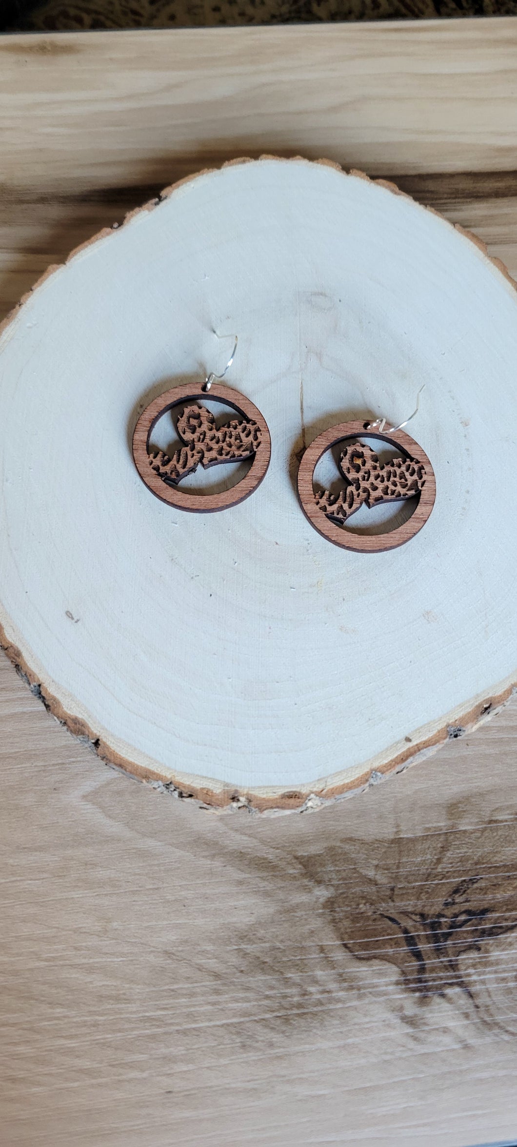 Wooden leopard hearts