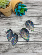 Load image into Gallery viewer, Black sparkle pinched petals (real leather)