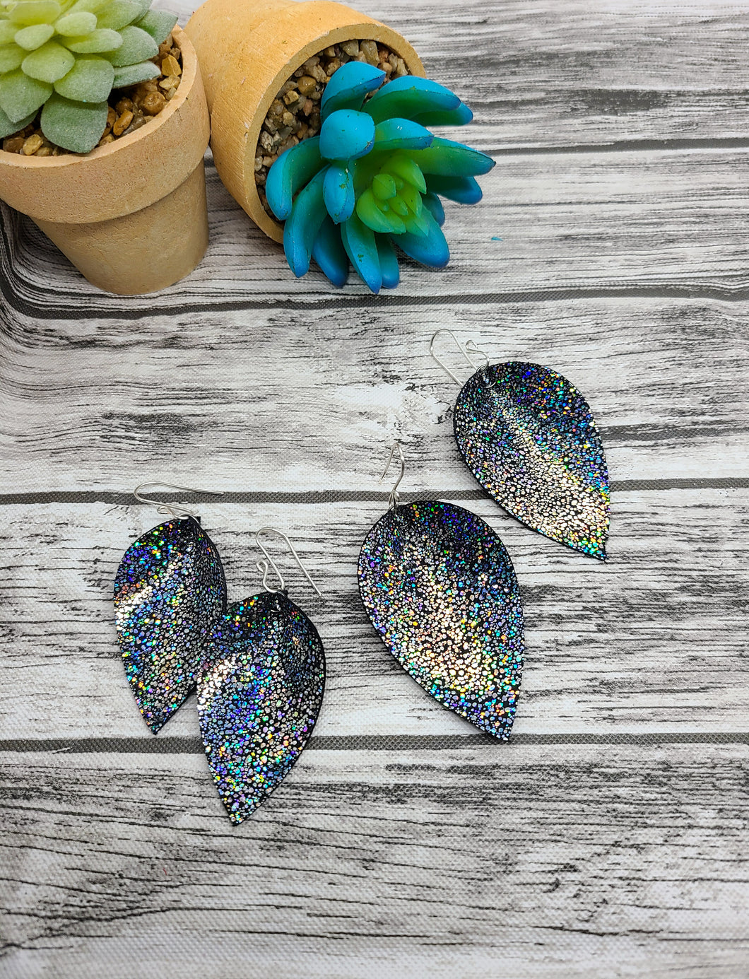 Black sparkle pinched petals (real leather)