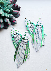 420 fringe white and green printed wood