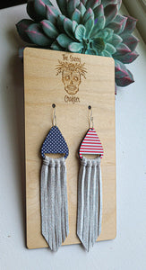 Americana Printed wood with fringe