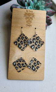 Black and silver leopard savannahs