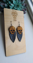 Load image into Gallery viewer, Purple and orange teardrop voodoo skull fringe