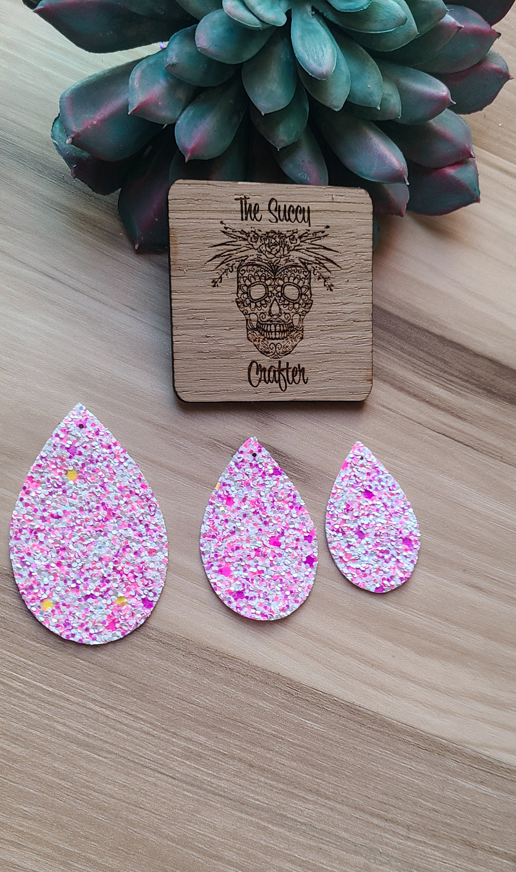 Confetti pink glitter teardrop